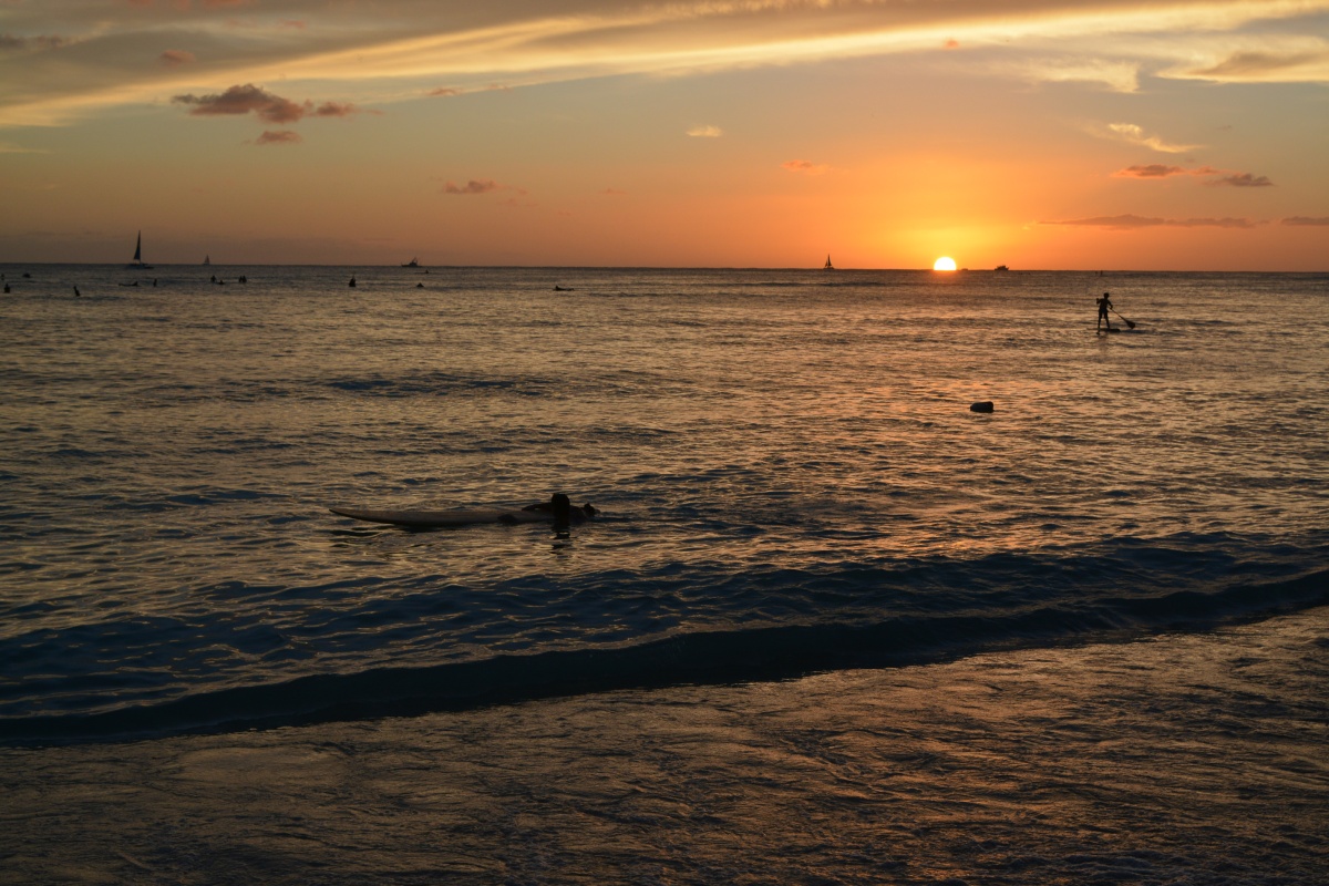 03_RON_9811_Waikiki_Beach