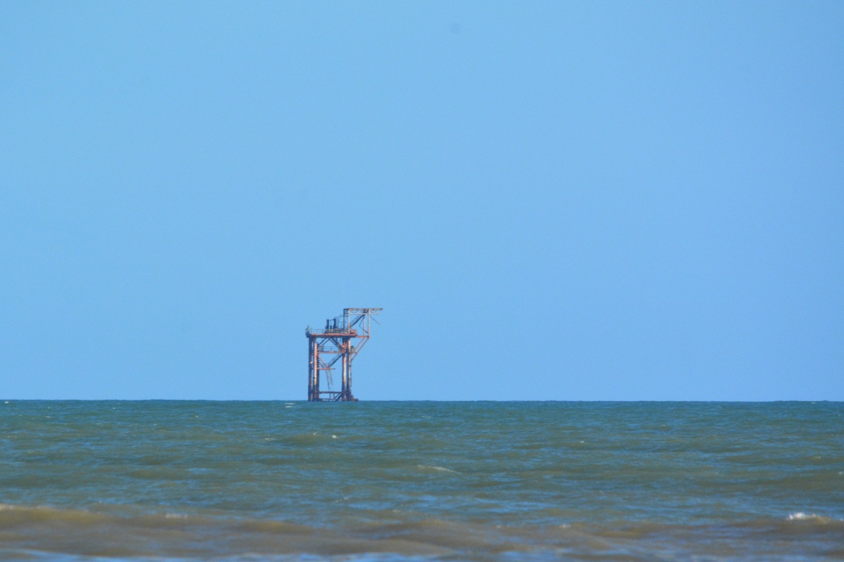 C Oil well in the Gulf of Mexico 5015