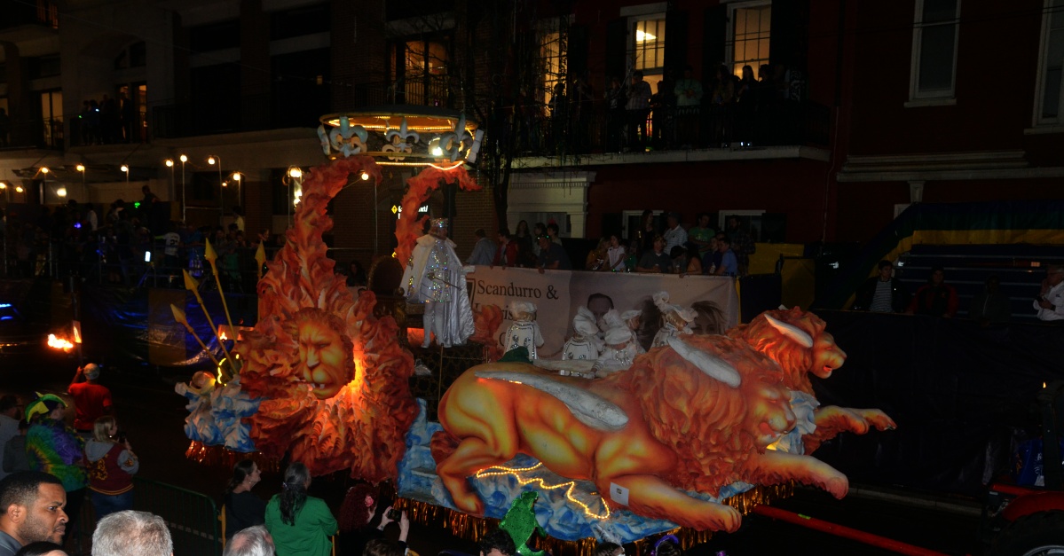 F Mardi Gras parade float 8561