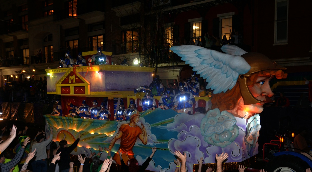 F Mardi Gras parade float 8572