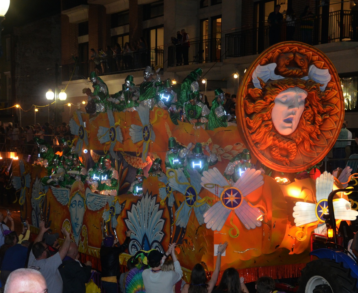 F Mardi Gras parade float 8580