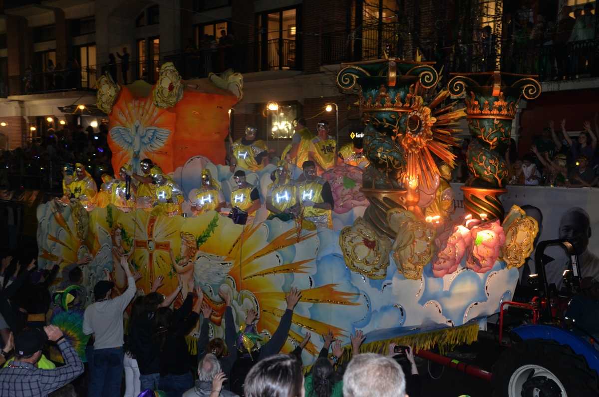 F Mardi Gras parade float 8597