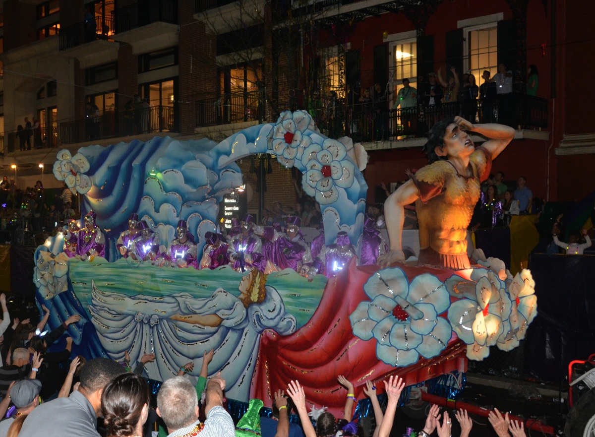 F Mardi Gras parade float 8615