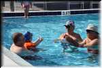 E_Enjoying the pool_DSC_0315